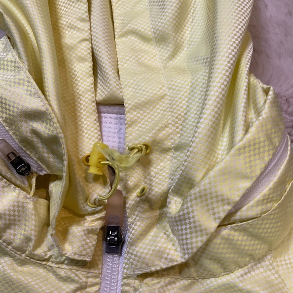 Nike Storm Fit Running Windbreaker Women’s XL Full Zip Yellow Lightweight - Picture 7 of 13